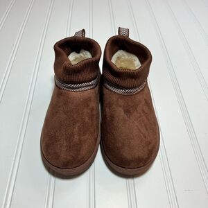 PAWZ Chocolate Brown Faux Fur Slippers Kids Size 9-10 NWT